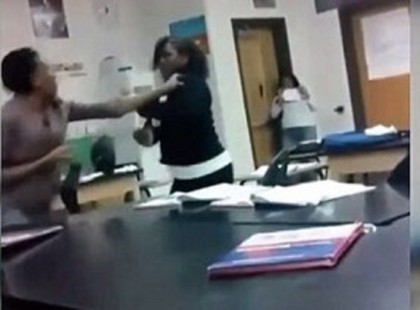 Nagyon durva felvétel! Tanárok verekedtek össze több iskolában is a Mága Zoltán-koncertjegyek miatt