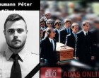 Elkezdődött a temetés – ezekben a percekben helyezik végső nyugalomra Baumann Pétert – videó