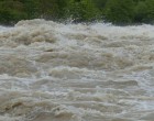 Harmadfokú árvízvédelmi készültség lépett életbe Magyarországon – áradnak a folyók, házakat ér el a víz