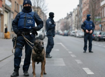 Újabb rendőrtámadás Budapesten – Kalapáccsal támadt egy férfi a rendőrökre