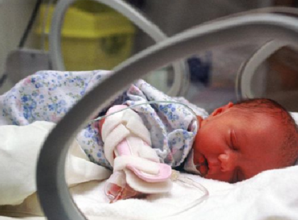 A hatvani Albert Schweitzer kórház babamentő inkubátorában hagyták magára a kisbabát!- A gyermek mellé, EZT a szívszorító üzenetet tették szülei: