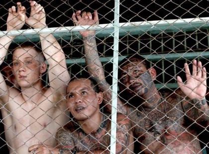 A rabok már várják Baumann Péter rendőr gyilkosát, akinek a képe kézről kézre jár a börtönben