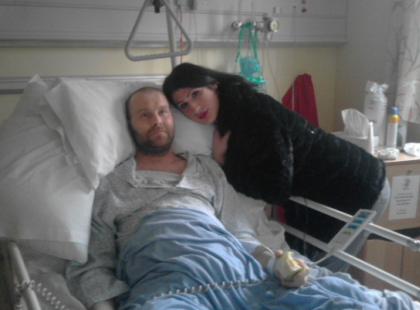 Férjem lassan már 3 éve harcol a rákkal. Nem kevesebb, mint 43 kemoterápiás kezelésen van túl és már minden orvos lemondott róla! Azt akarta, hogy EZ ne kerüljön nyilvánosságra, de én mégis szeretném, ha elolvasnátok üzenetét!