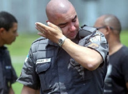 Még a mentősök is sírva jöttek ki a szobából, ahol egy nő megfojtotta 5 gyermekét