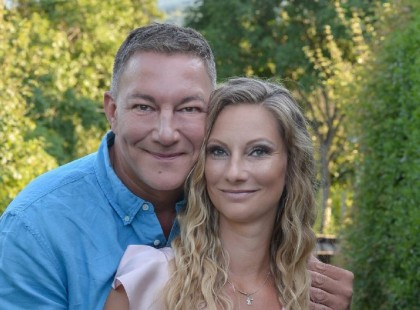 Újszülött kisfiukat így vitték haza ❤️ Édes fotón mutatta meg nagycsaládját Németh Kristóf