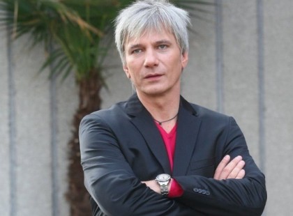 Bochkor végre megmutatta őt!Nagyon fiatal és nagyon csinos!