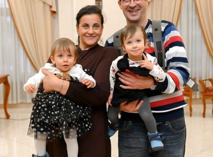 Éva és a párja is meghalt autóbalesetben..az ikerbabák árván maradtak