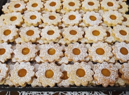 0,5 kiló lisztből 78 db linzerkarika