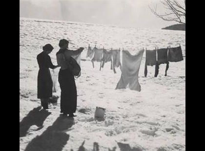 Gyerekként ámulva figyeltem nagyanyámat, hogy a metsző hidegben szárítja a ruhákat: ma már tudom, milyen okos volt