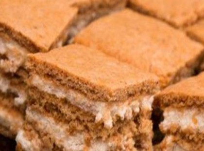 Mentsd el gyorsan Karácsonyra: mézeskalács szelet, amiből még 2 adag sem lesz elég!