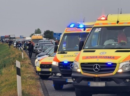 1 PERCE ÉRKEZETT:Hatalmas baleset ! Közel 10km-es a torlódás, forgalmat megállították, sávzárás.A helyszínelés jelenleg is tart, a torlódás közel 10 kilométeres.