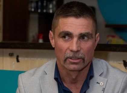 ITT A LEGELSŐ közös FOTÓ : Először mutatta meg álomszép feleségét Ambrus Attila vagyis a Viszkis rabló! Atya ég! Ritka Gyönyörű nőt talált maga mellé: