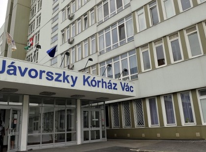 Élet és halál között!Húsevő baktérium támadta meg a 33 éves férfi szervezetét: Molnár Roland életéért küzdenek az orvosok, segítséget kér a családja