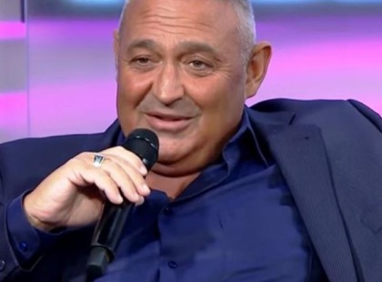 Gesztesi Károly jóképű fia lesz az ATV Híradójának új műsorvezetője: a sármos Máté nagyon hasonlít édesapjára!