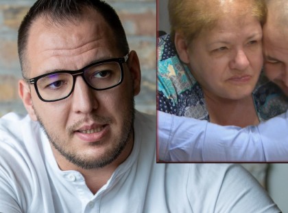 Curtis tombol a dühtől!Több mint három órát várt a mentőre Curtis anyukája, majd a 70 éves nénit a betegszállító a kórházból úgy hozta haza , hogy köntösben, mezítláb az ajtó előtt hagyta -fotók