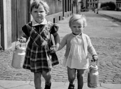 Valamikor……..így mentünk a tejért.Aki 1980 előtt született, annak ezt kötelező végigolvasni – NAGYON IGAZ ezt csak ők fogják érteni!