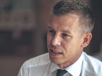 1 PERCE ÉRKEZETT MAGYAR PÉTERRŐL