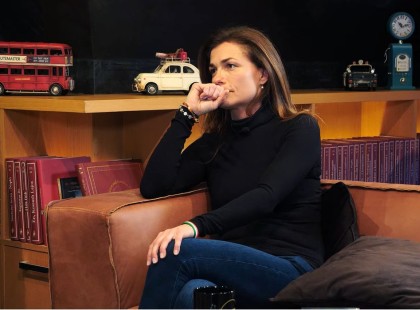 Könnyes szemmel ,zokogva beszélt arról Varga Judit, hogyan kínozta, verte, késsel fenyegette a volt férje