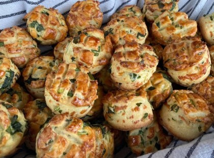 Igazi finomság HÚSVÉTRA:Medvehagymás pogácsa – Süss belőle ipari mennyiséget, mert gyorsan elkapkodják!