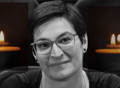 Tömegbaleset Debrecenben: 7 gyalogost sodort el két autó, az Szilvi életéért napokig küzdöttek, sikertelenül.