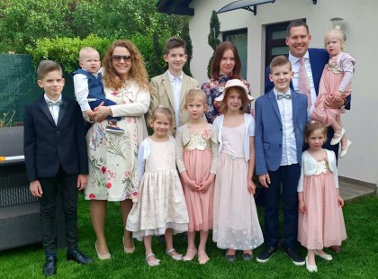 44 éves lett a 10 gyermekes Dóri. A férje megható levélben kéri, hogy köszöntsék fel Őt