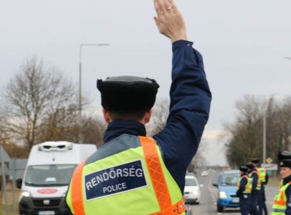 Hatalmas nagy razzia indult a hazai utakon, bárkit megállíthatnak a rendőrök