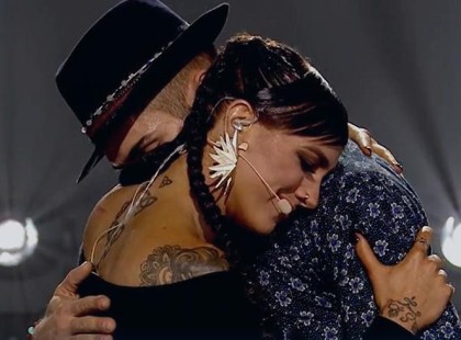 Tóth Gabi szerelmes fotójától elolvadsz !Így öleli egymást Tóth Gabi és Papp Máté Bence a természet lágy ölén (fotó)