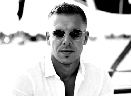 Magyar Péter kitette ezt a képet, és EZT a kiírást tette hozzá.. döbbenet, de valaki egyből 1,2 milliót fizetett neki