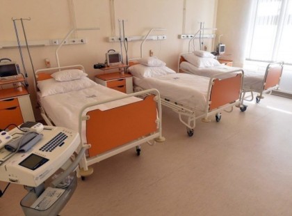 Most kaptuk a hírt : Műteni kell a magyar színészt, műsorvezetőt!Az orvosok és a színész is bizakodó a gyors és sikeres felépülést illetően.