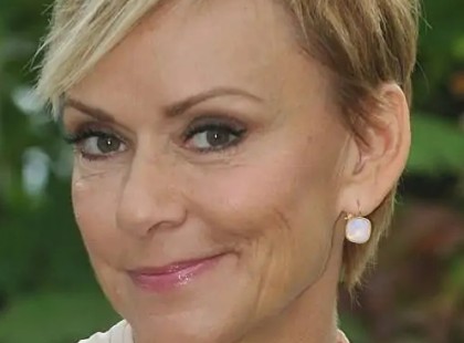 Így néz ki most Jakupcsek Gabriella 61 évesen smink nélkül.Boldog szülinapot - küldjünk neki sok szívecskét