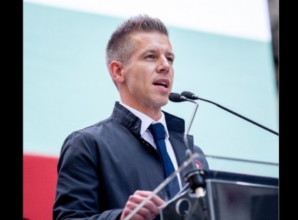 Támadás érte Magyar Pétert