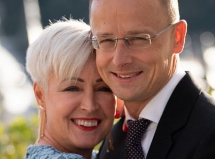 Magyarország egyik legismertebb és legcsinosabb hölgye SZIJJÁRTÓ SZILVIA !MEGMUTATTA ESKÜVŐI KÉPÉT SZIJJÁRTÓ SZILVIA : ÍGY NÉZETT KI MENYASSZONYKÉNT SZIJJÁRTÓ PÉTER OLDALÁN!