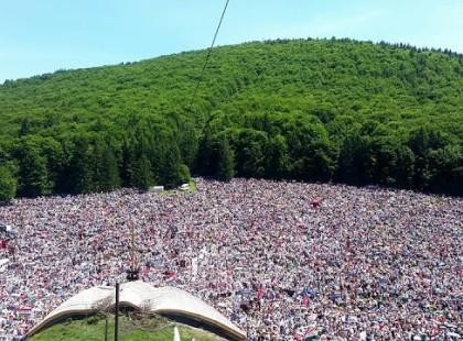 Nézd meg mit hagyott maga után a csíksomlyói százezres tömeg
