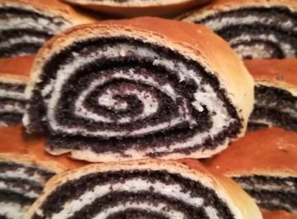 Egy kis mákos kalács jó sok töltelékkel recept, nem lehet eleget sütni belőle