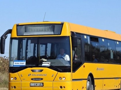 Tegnap délután, a 11 éves kislányom rossz buszra szállt hazafele jövet! Amit ennek a busznak a sofőrje tett, azt soha nem fogjuk neki elfelejteni! Segítsetek eljuttatni hozzá üzenetem!