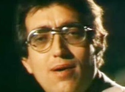 Nyomj egy lájkot ha még emlékszel rá! Már 40 éve nincs köztünk! Így néz ki ma Máté Péter sírja!