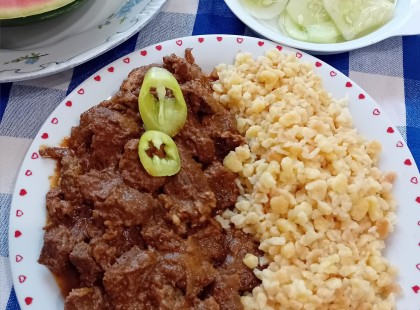 Tegnap Siófokon ettük ezt a sertéspörit salátával.. Az ára egészen meglepő volt, és nem rossz értelemben! Az íze pedig fenséges