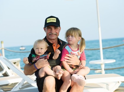 Hoppácska! Először mutatta meg gyönyörű feleségét Ambrus Attila vagyis a Viszkis rabló! Atya ég! Ritka Gyönyörű nőt talált maga mellé:  ???́??? ? ?????́???́??́?????́?!