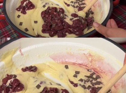 A fakanalas kevert süti recept nagyon egyszerű, a nagymamám mindig azt mondta, hogy csak egy edény és egy fakanál kell hozzá, kikeverjük az alapanyagokat és megy a sütőbe. Nálunk családi kedvenc ez a süti, mert nagyon olcsó és egyszerű, nem kell hozzá túl sok alapanyag, mégis nagyon finom. Elkészítés: A videóban láthatod, hogyan készül, a feliratokat is kapcsold be hozzá