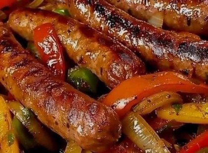 Olasz kolbászos paprikás-hagymás ragu receptje