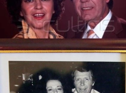 Nyomj egy lájkot ha emlékszel! Nem feledjük: Záray Márta és Vámosi János örökre együtt maradtak. Így néz ki most a legendás páros sírja!