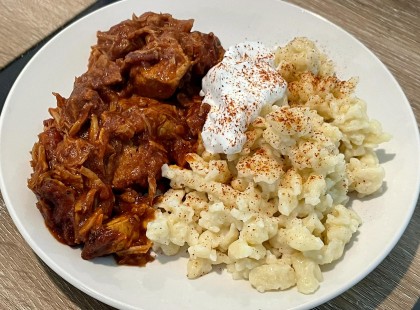 Tegnap Siófokon beültünk egy étterembe megenni egy adag sertéspörköltet...A szakácsoknak és a pincérnek üzennék!