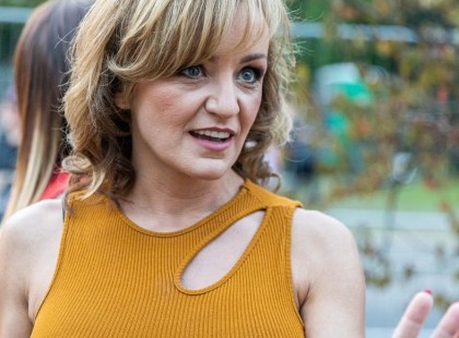 Szandi ki se szállt az autóból, felvette a 600 ezer forintos fellépési díjat, és elviharzott a helyszínről?