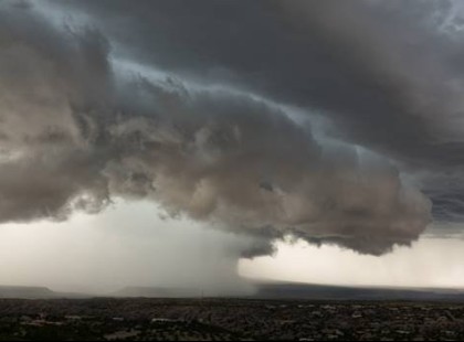 RIASZTÁS – 19 megyében leszakad az ég, szupercellák jönnek!Jégeső és 90km/órás szélvihar!