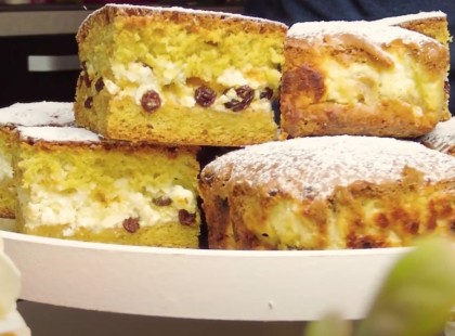 3 perces kevert túrós, tészta nyújtás nélkül! Csak keverd össze a hozzávalókat és süsd meg -