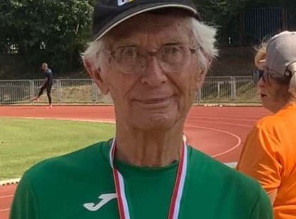 97 éves Obádovics Gyulabácsi 34,11 másodperc alatt futja a százat