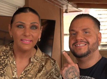 Már nem bírja elviselni a felesége Emiliót,azonnalk ki is költözött a házból