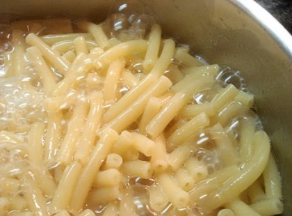 Eddig mindenki rosszul csinálta, kiderült, hogy a tésztát nem is vízben kell főzni!