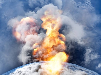 Hatalmas katasztrófa a Balaton partján: Ezrével hevernek a tetemek az út mentén (+fotó)