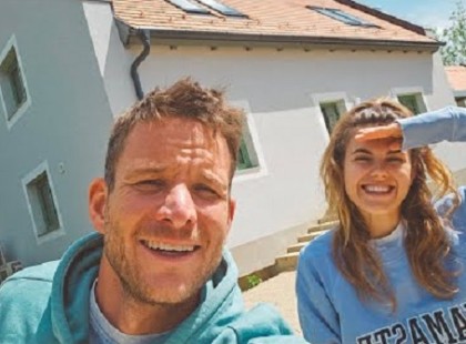 Csobot Adél és Istenes Bence megmutatta a csodaszép balatoni álomotthonát! Már véglegesen beköltöztek a csodás házba!